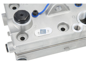 DT CYLINDER HEAD 2