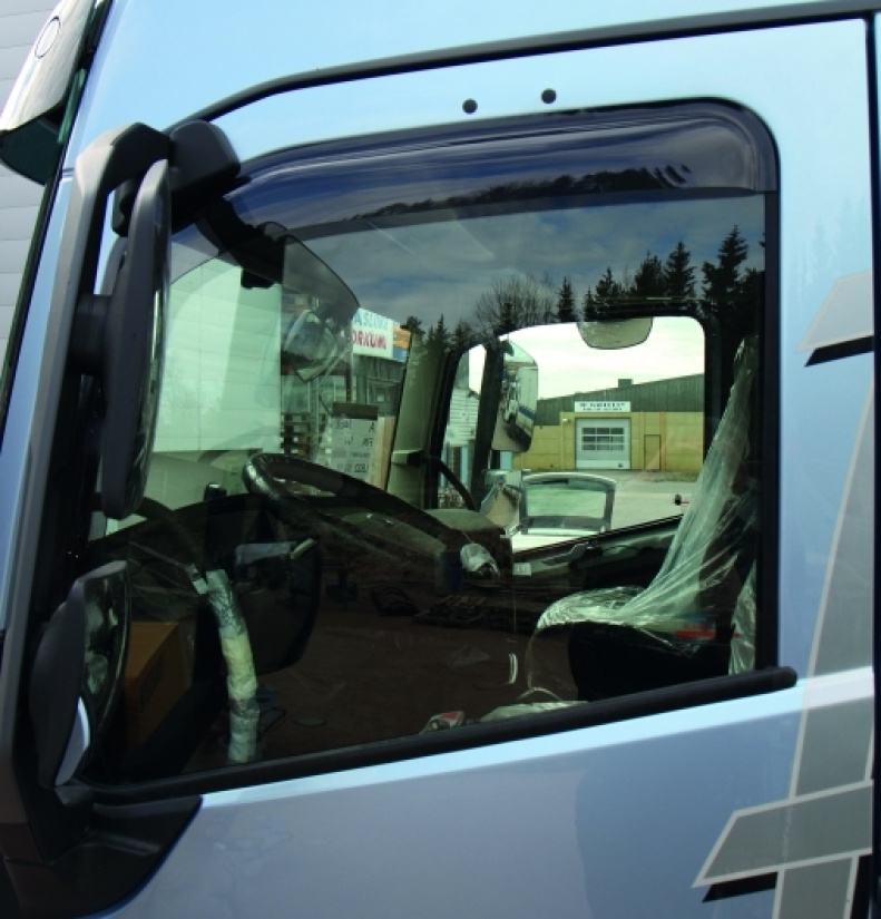 VETOSUOJAPARI VOLVO FH VERS.4 2013->, TEIPPIKIINNITYS VSPRFH4