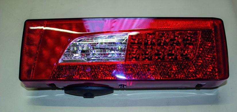UT LED-TAKAVALO OIKEA SCANIA G/R 2016-> 55361