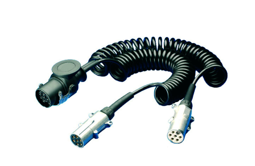 ADAPTERIJOHTO 1X 15-NAP.PISTOKE + 2X 7-NAP. PISTOKKEET D11487