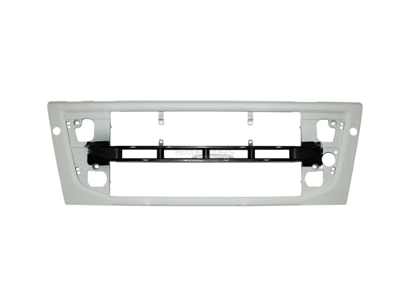 DT FRONT GRILL SA2D0671
